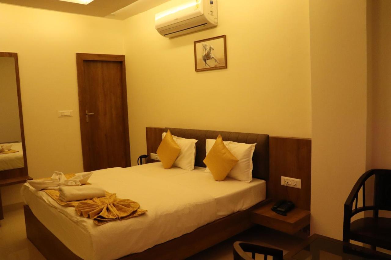 Hotel Jmb จ๊อดปูร์ ภายนอก รูปภาพ